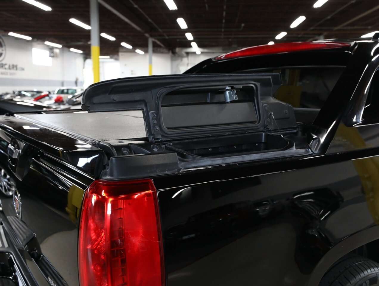 2013 Cadillac Escalade EXT Premium - Photo 10 - Addison, IL 60101