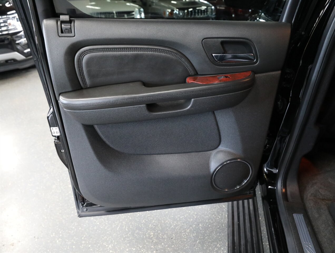 2013 Cadillac Escalade EXT Premium - Photo 23 - Addison, IL 60101