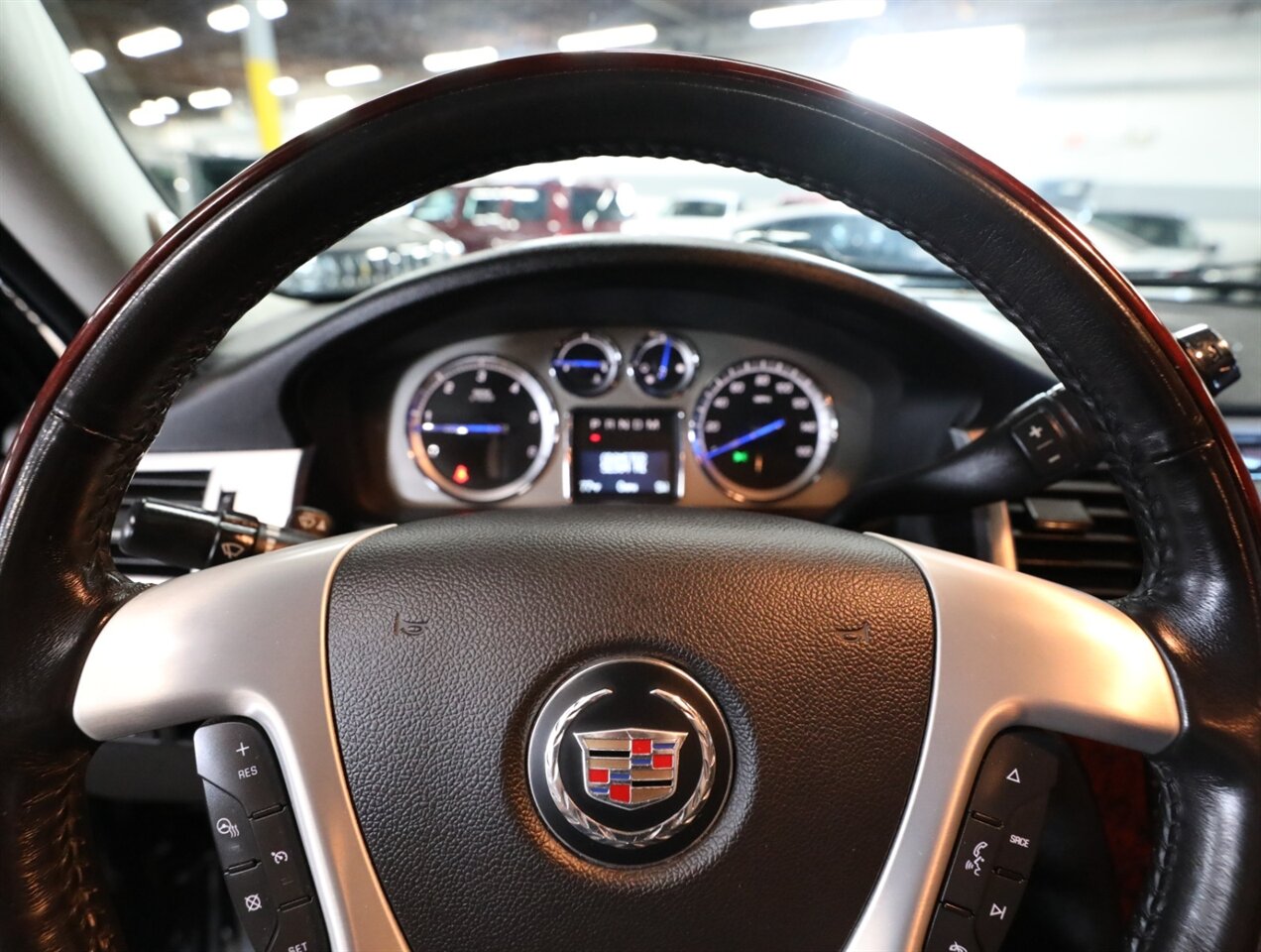 2013 Cadillac Escalade EXT Premium - Photo 40 - Addison, IL 60101