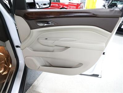 2011 Cadillac SRX Performance Collection   - Photo 17 - Addison, IL 60101