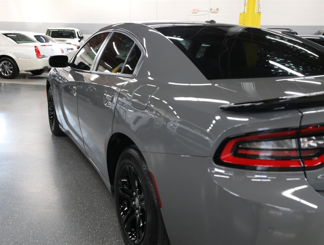 2018 Dodge Charger SXT - Photo 15 - Addison, IL 60101