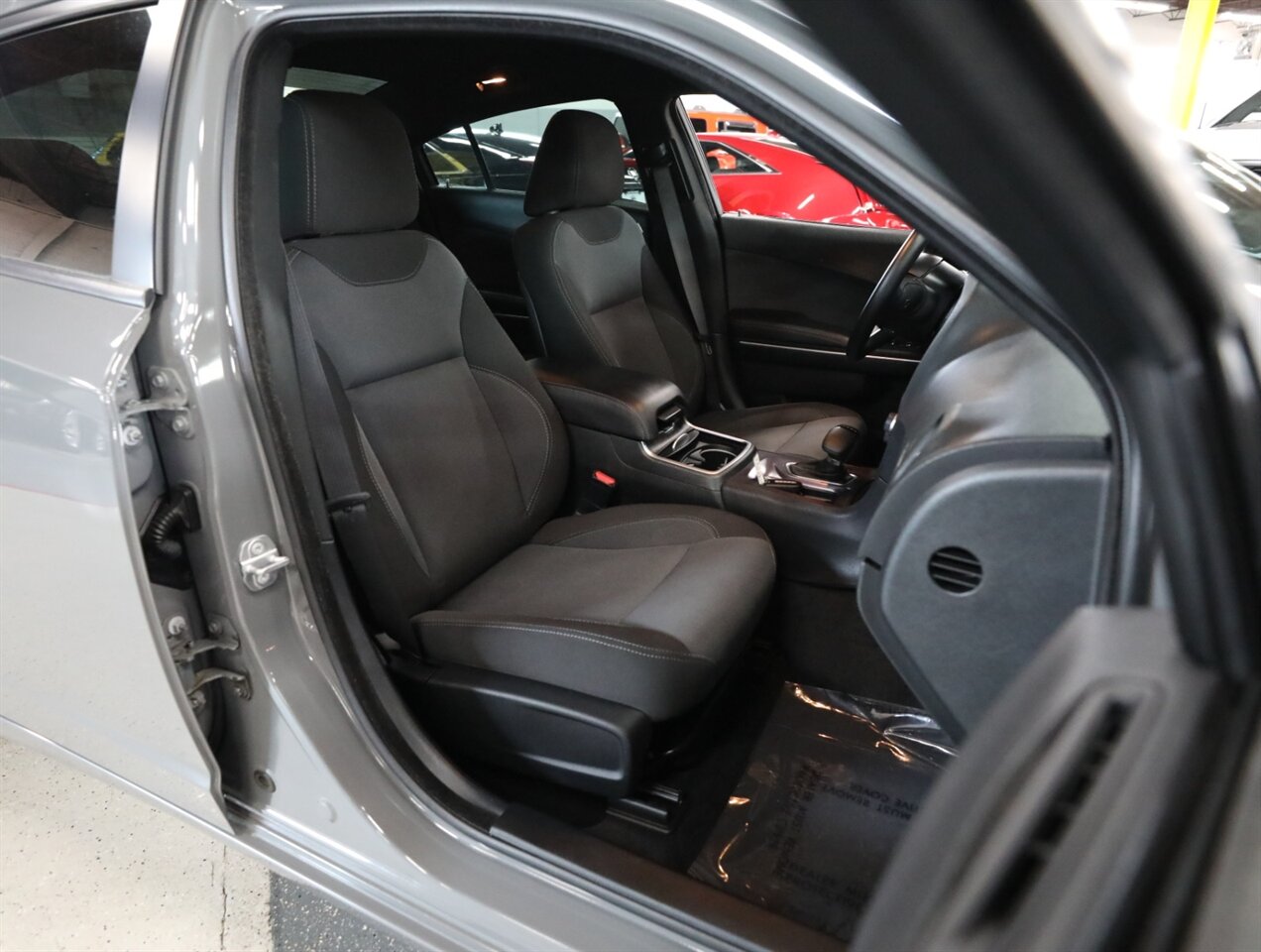 2018 Dodge Charger SXT - Photo 19 - Addison, IL 60101