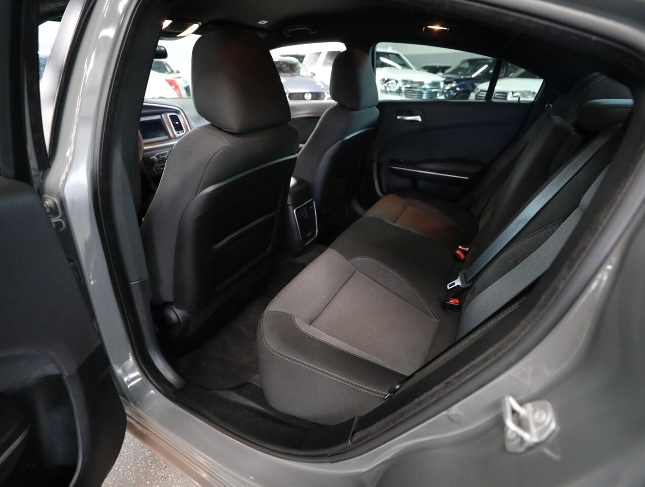 2018 Dodge Charger SXT - Photo 25 - Addison, IL 60101