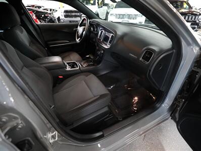 2018 Dodge Charger SXT   - Photo 18 - Addison, IL 60101