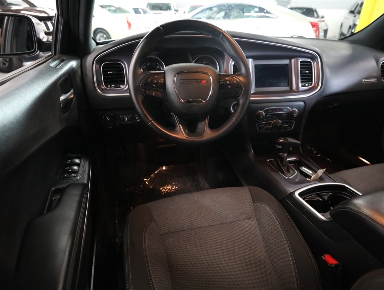 2018 Dodge Charger SXT - Photo 27 - Addison, IL 60101