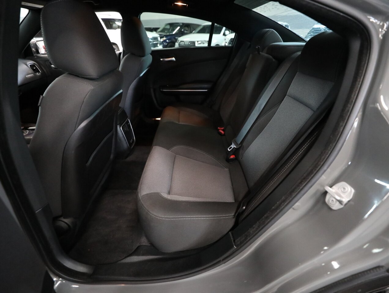 2018 Dodge Charger SXT - Photo 26 - Addison, IL 60101