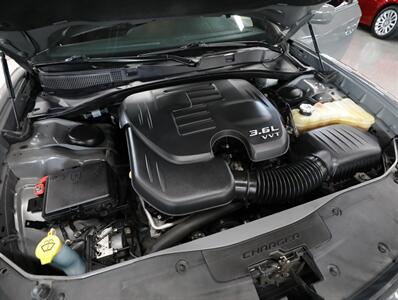 2018 Dodge Charger SXT   - Photo 45 - Addison, IL 60101