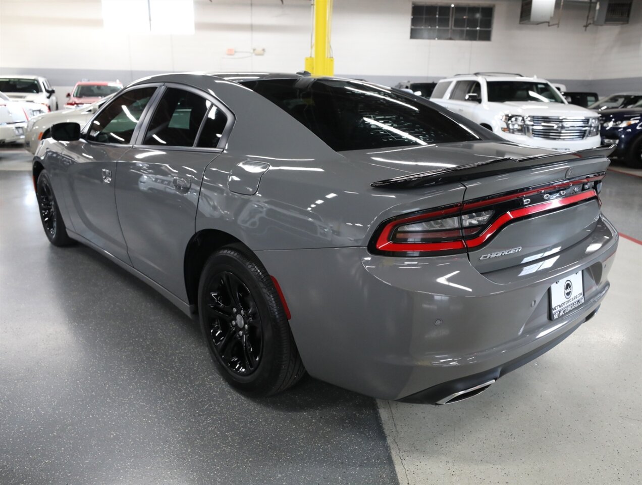 2018 Dodge Charger SXT - Photo 14 - Addison, IL 60101