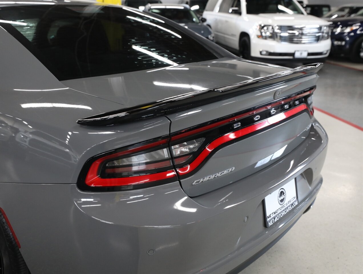 2018 Dodge Charger SXT - Photo 13 - Addison, IL 60101