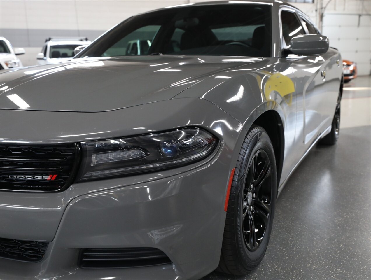 2018 Dodge Charger SXT - Photo 5 - Addison, IL 60101