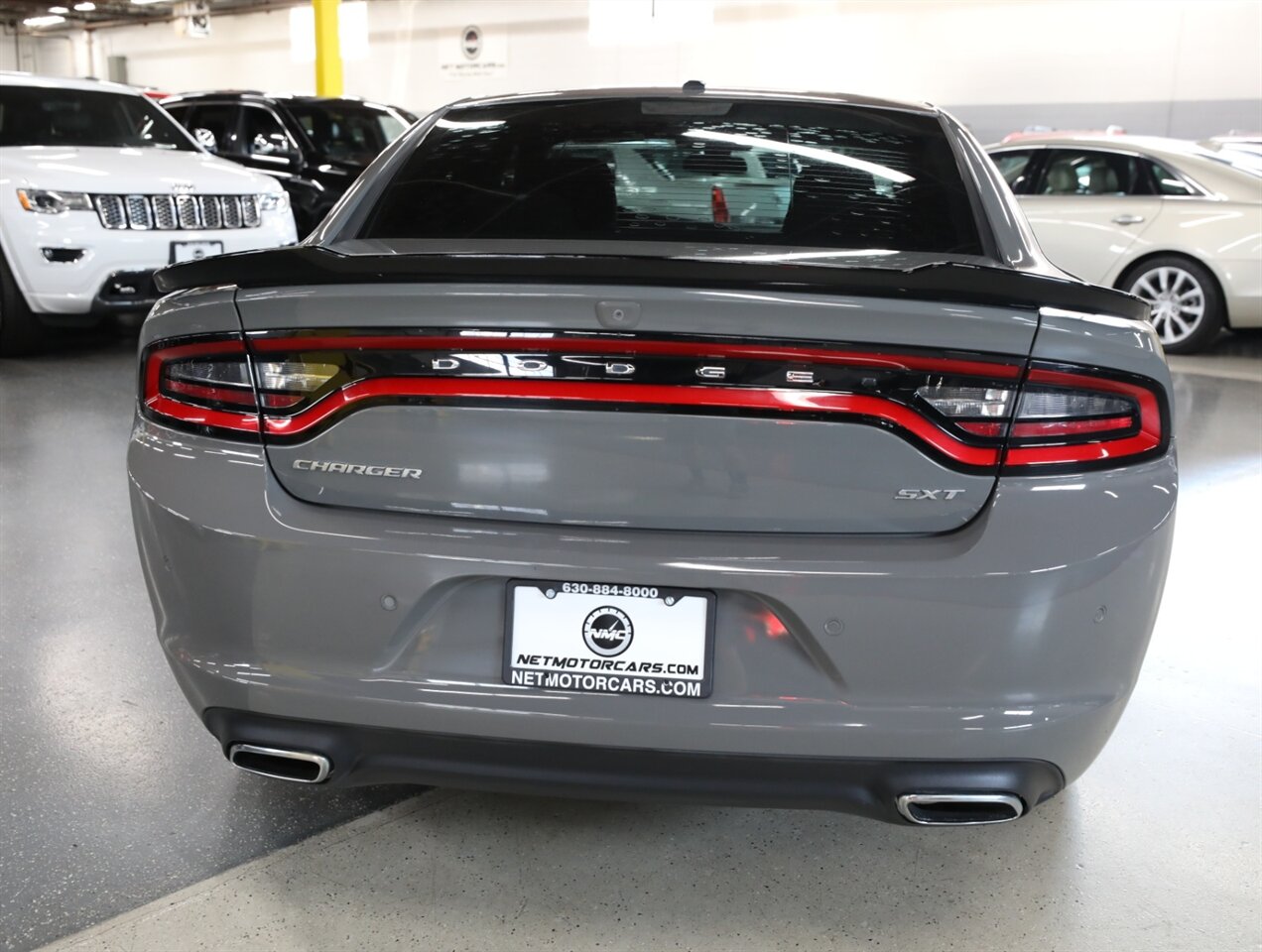 2018 Dodge Charger SXT - Photo 10 - Addison, IL 60101