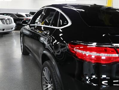 2019 Mercedes-Benz GLC 300 4MATIC   - Photo 14 - Addison, IL 60101