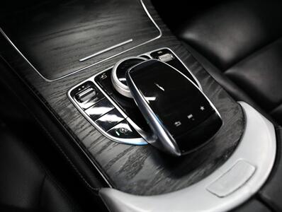 2019 Mercedes-Benz GLC 300 4MATIC   - Photo 35 - Addison, IL 60101