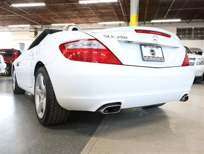 2015 Mercedes-Benz SLK 250   - Photo 12 - Addison, IL 60101