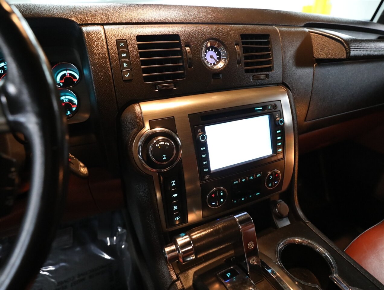 2008 Hummer H2 SUT Luxury photo 38