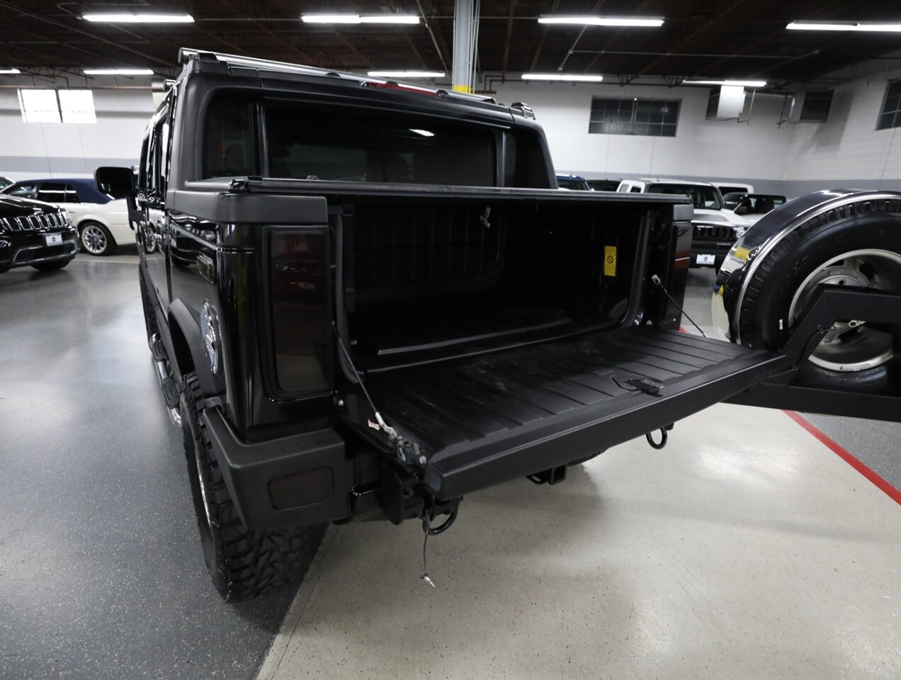 2008 Hummer H2 SUT Luxury photo 13
