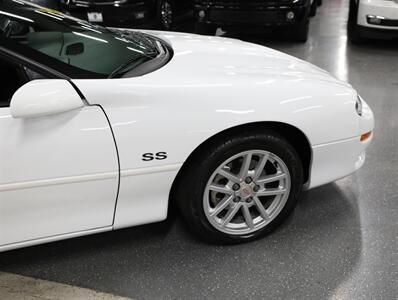 2002 Chevrolet Camaro SS   - Photo 9 - Addison, IL 60101