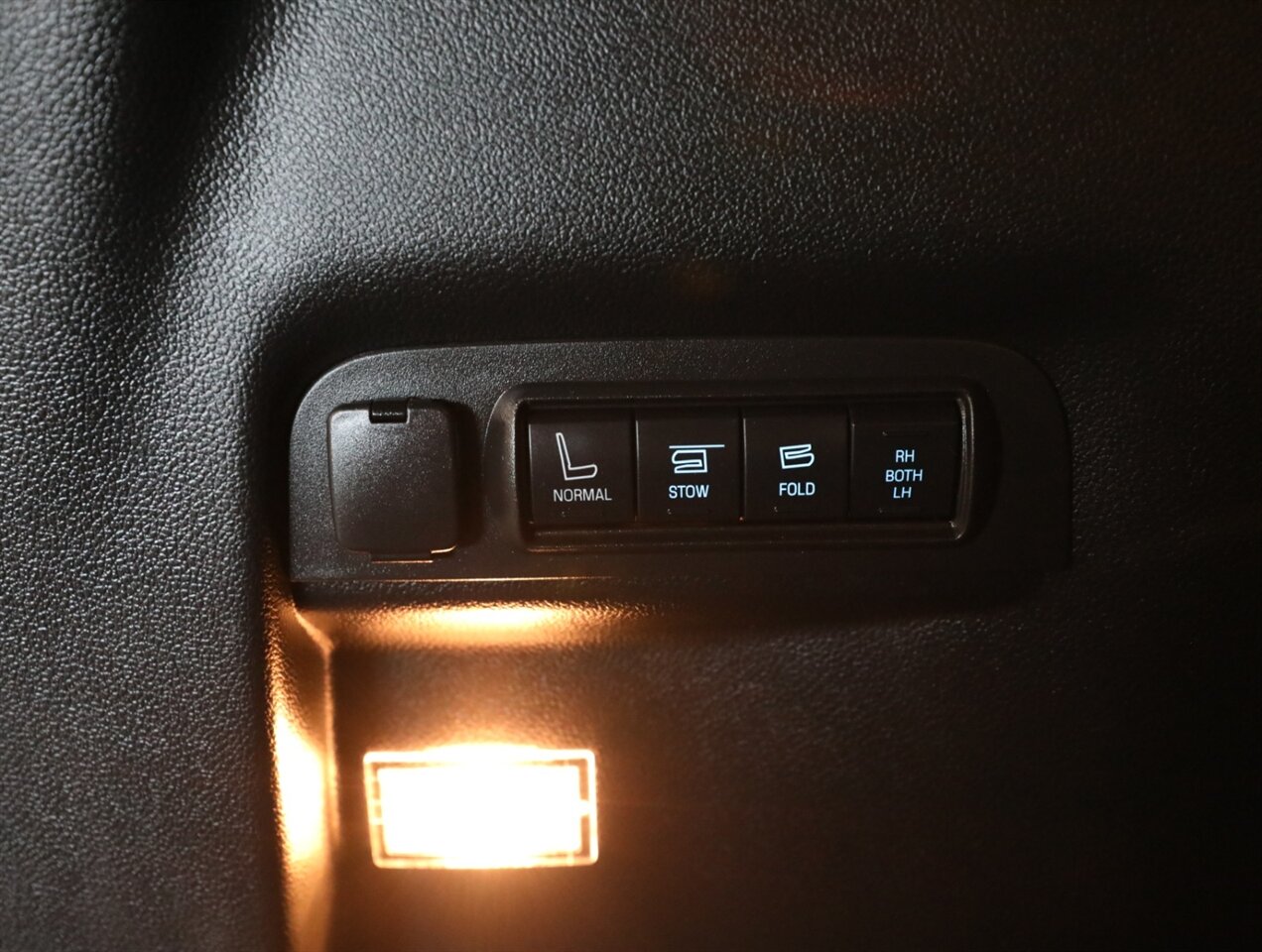 2016 Ford Explorer Sport AWD - Photo 27 - Addison, IL 60101