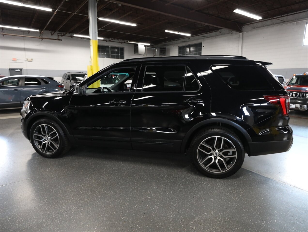 2016 Ford Explorer Sport AWD   - Photo 16 - Addison, IL 60101