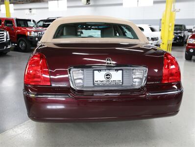 2011 Lincoln Town Car Signature Limited   - Photo 10 - Addison, IL 60101