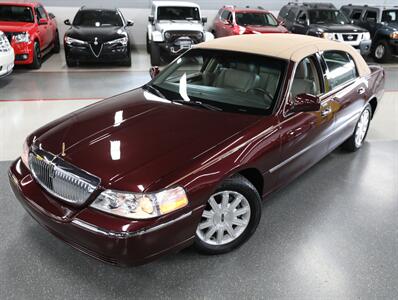 2011 Lincoln Town Car Signature Limited   - Photo 2 - Addison, IL 60101