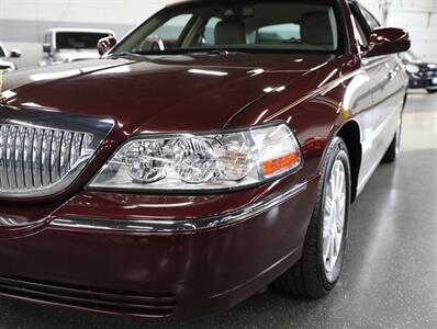 2011 Lincoln Town Car Signature Limited   - Photo 5 - Addison, IL 60101