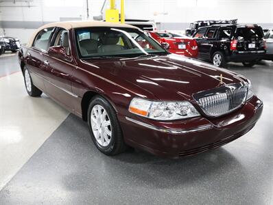 2011 Lincoln Town Car Signature Limited   - Photo 7 - Addison, IL 60101