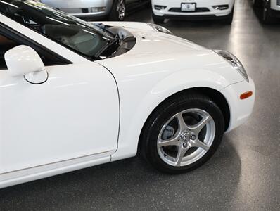 2003 Toyota MR2 Spyder   - Photo 8 - Addison, IL 60101