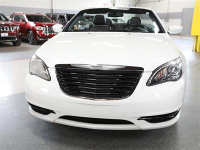 2012 Chrysler 200 S   - Photo 6 - Addison, IL 60101