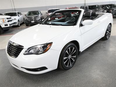 2012 Chrysler 200 S   - Photo 4 - Addison, IL 60101