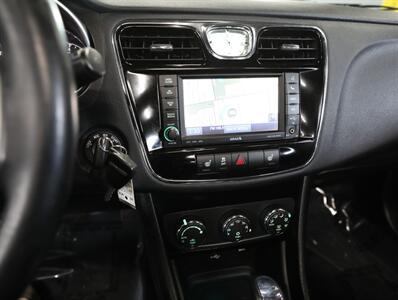 2012 Chrysler 200 S   - Photo 33 - Addison, IL 60101