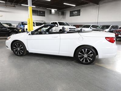 2012 Chrysler 200 S   - Photo 14 - Addison, IL 60101