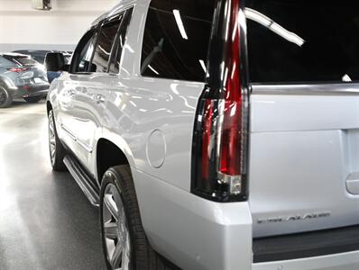 2020 Cadillac Escalade Luxury 4WD   - Photo 12 - Addison, IL 60101