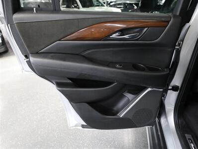 2020 Cadillac Escalade Luxury 4WD   - Photo 26 - Addison, IL 60101