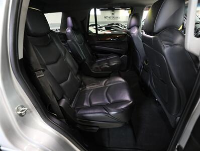 2020 Cadillac Escalade Luxury 4WD   - Photo 19 - Addison, IL 60101
