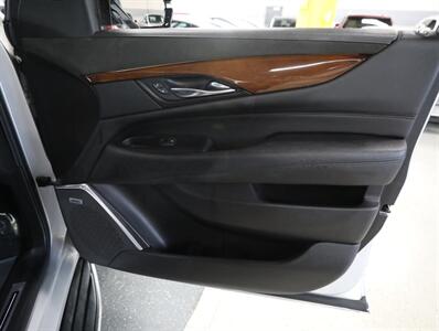 2020 Cadillac Escalade Luxury 4WD   - Photo 14 - Addison, IL 60101