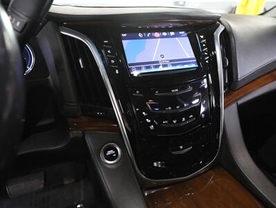 2020 Cadillac Escalade Luxury 4WD   - Photo 36 - Addison, IL 60101