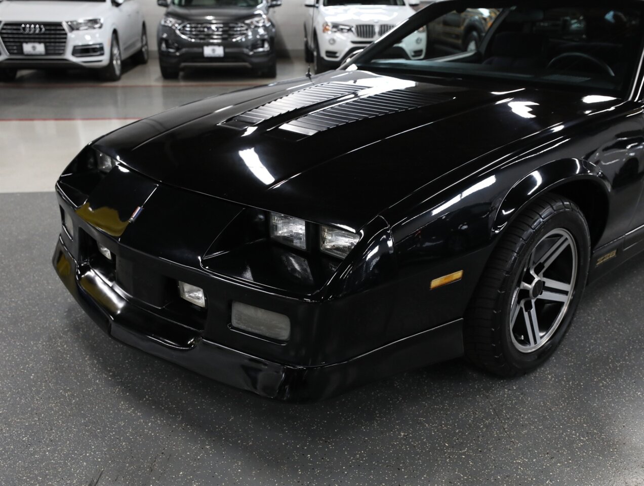 1986 Chevrolet Camaro IROC Z28 - Photo 3 - Addison, IL 60101