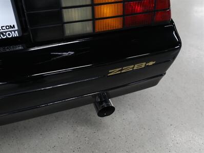 1986 Chevrolet Camaro IROC Z28   - Photo 14 - Addison, IL 60101