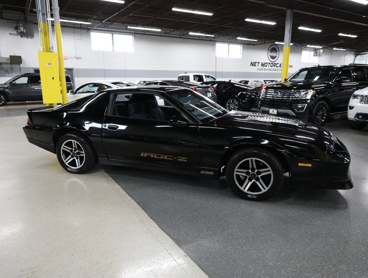1986 Chevrolet Camaro IROC Z28 - Photo 9 - Addison, IL 60101