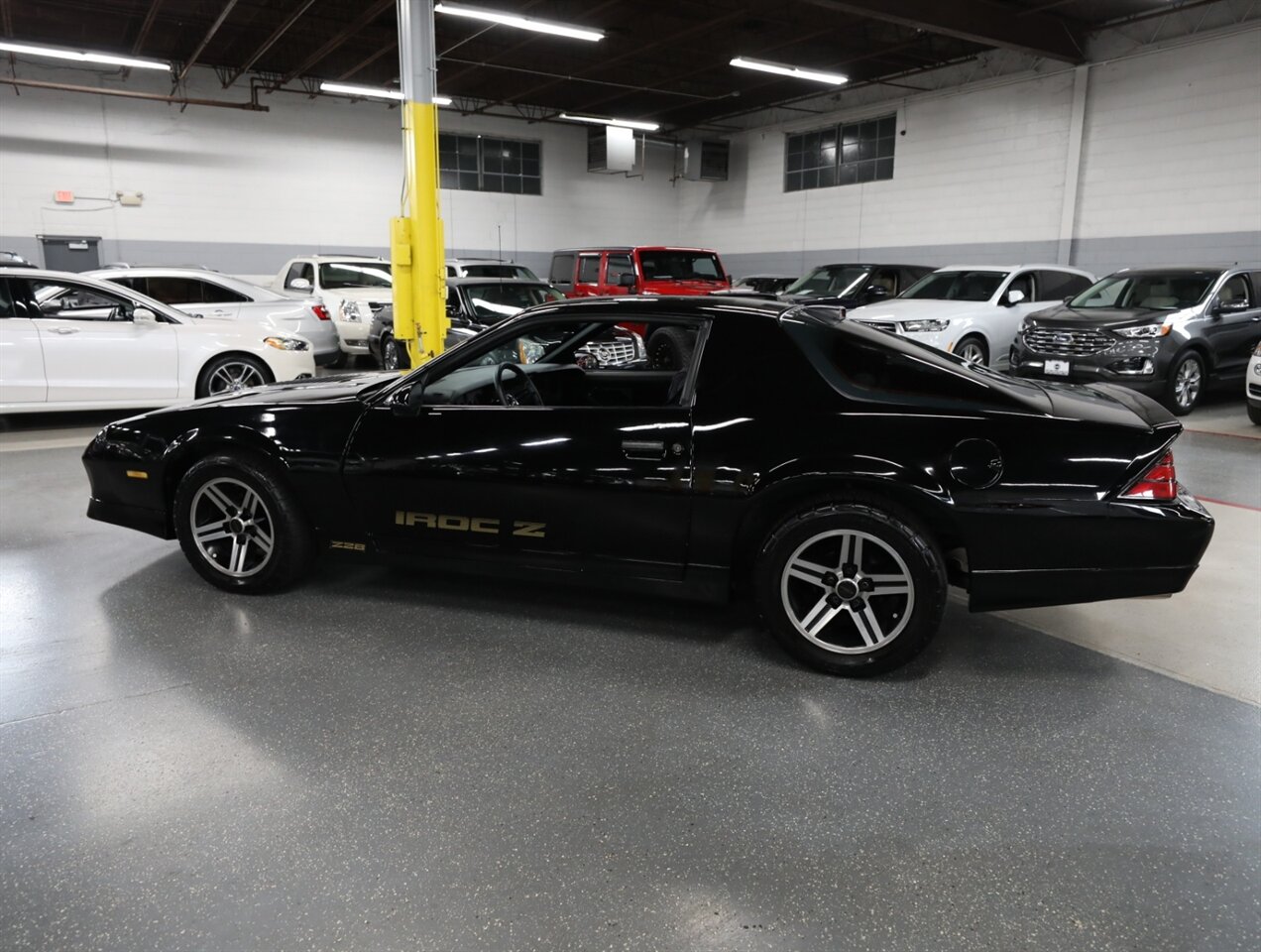 1986 Chevrolet Camaro IROC Z28 - Photo 19 - Addison, IL 60101