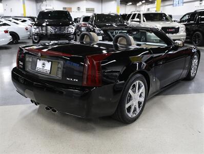 2008 Cadillac XLR   - Photo 11 - Addison, IL 60101