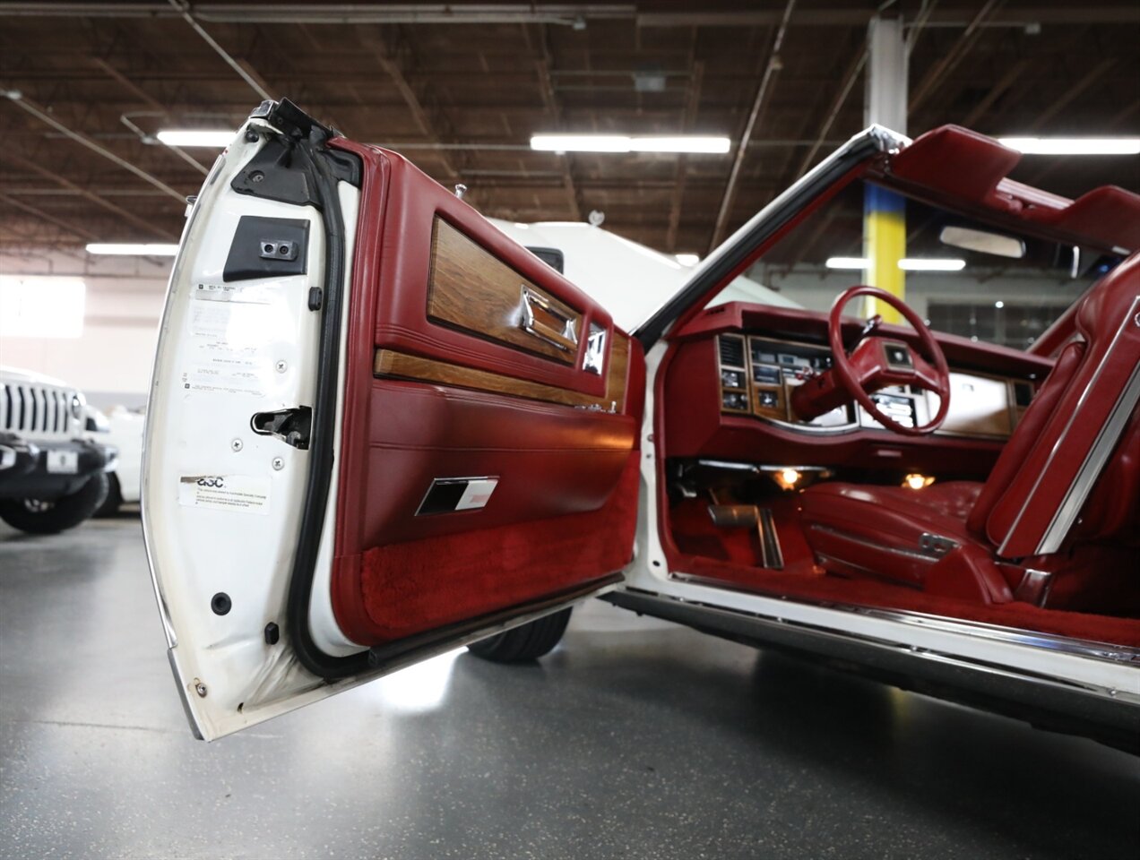 1985 Cadillac Eldorado Biarritz - Photo 43 - Addison, IL 60101