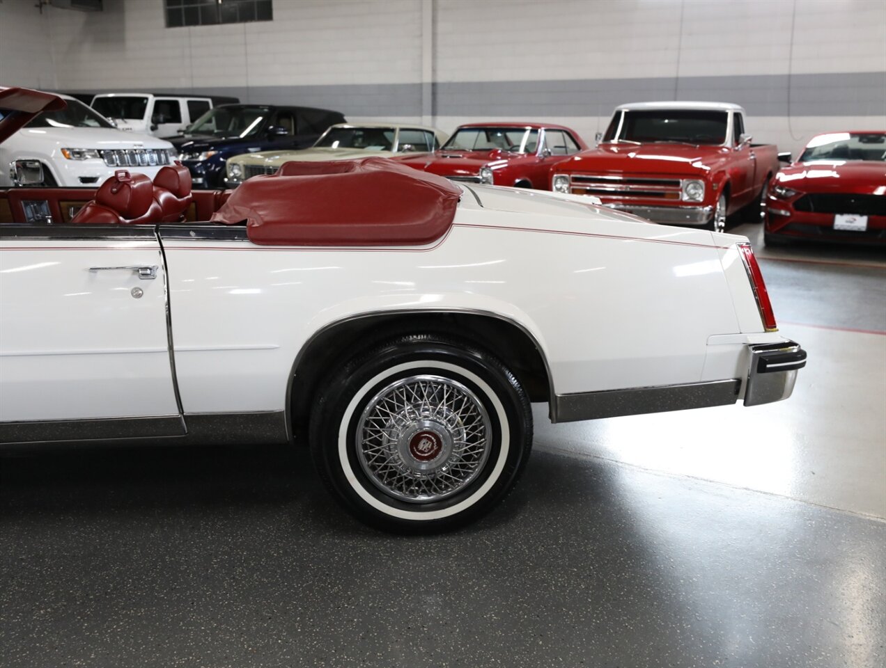 1985 Cadillac Eldorado Biarritz - Photo 23 - Addison, IL 60101