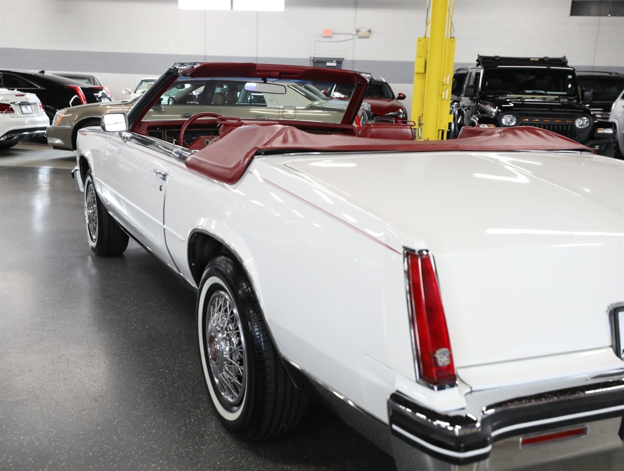 1985 Cadillac Eldorado Biarritz - Photo 22 - Addison, IL 60101