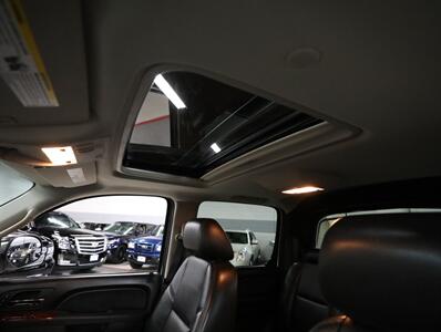 2013 Chevrolet Avalanche LTZ Black Diamond 4X4 - Photo 33 - Addison, IL 60101