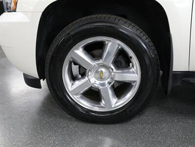 2013 Chevrolet Avalanche LTZ Black Diamond 4X4 - Photo 44 - Addison, IL 60101
