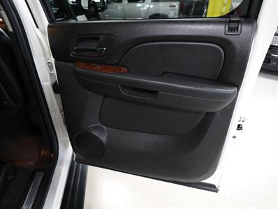 2013 Chevrolet Avalanche LTZ Black Diamond 4X4 - Photo 20 - Addison, IL 60101