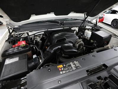 2013 Chevrolet Avalanche LTZ Black Diamond 4X4 - Photo 48 - Addison, IL 60101