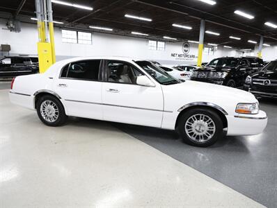 2011 Lincoln Town Car Signature Limited   - Photo 8 - Addison, IL 60101